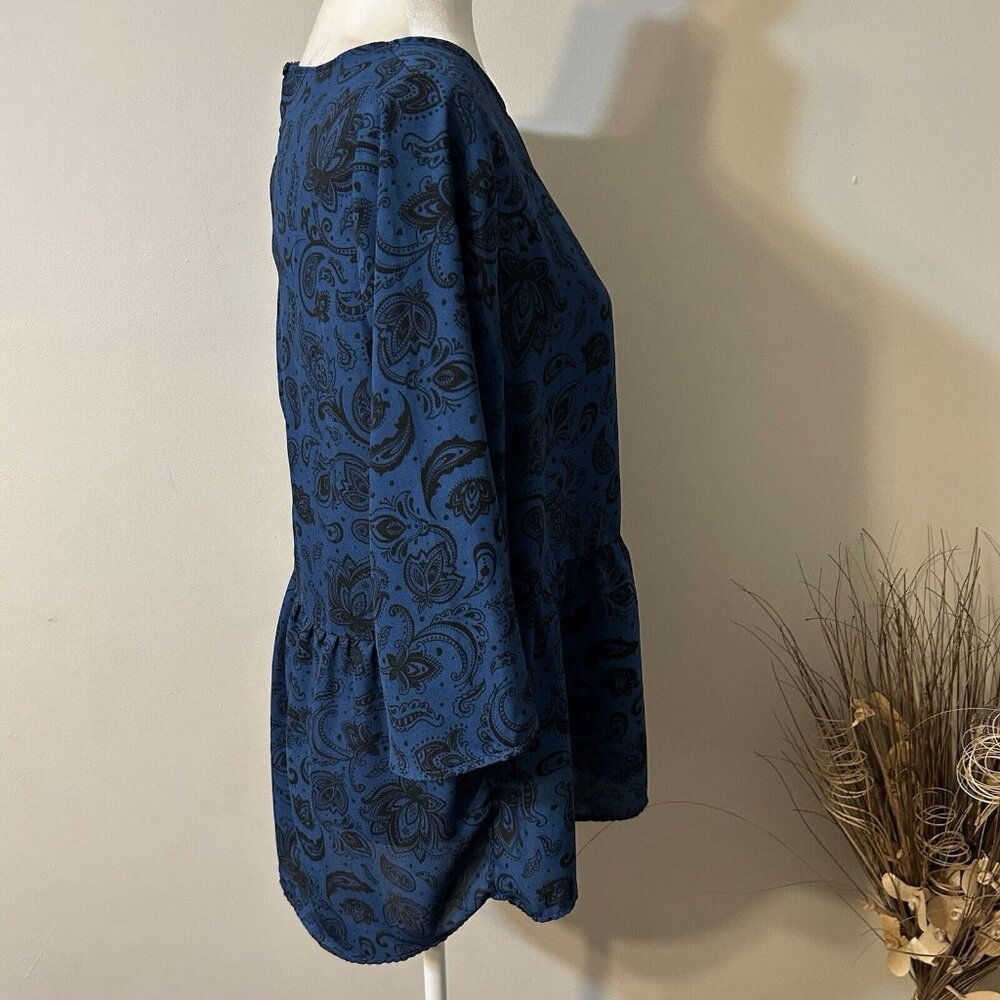 Faded Glory Peplum Top Women’s Medium M Blue Black Paisley ¾ Sleeves Crew Blouse - Picture 2 of 6